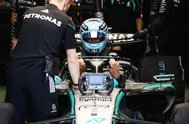 George Russell de Mercedes durante las pruebas de pretemporada en el Circuito Internacional de Baréin.
