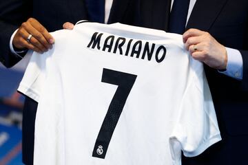 Mariano inherits the number 7 shirt left vacant by Ronaldo.