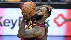 Sigue siendo el Rey: LeBron y otra actuación no apta para mortales