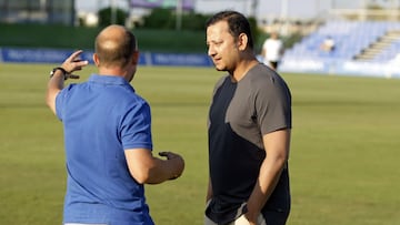 Anil Murthy, con el presidente del Zaragoza.