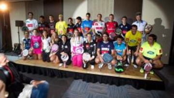 Las ocho mejores parejas mundiales masculinas y las cuatro femeninas en la presentaci&oacute;n del World P&aacute;del Tour, en Madrid.