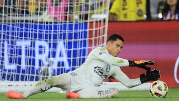 Sep 25, 2024; Columbus, Ohio, USA; Club America goalkeeper Luis Malagon (1) makes a save against the Columbus Crew during the second half at Lower.com Field. Mandatory Credit: Katie Stratman-Imagn Images