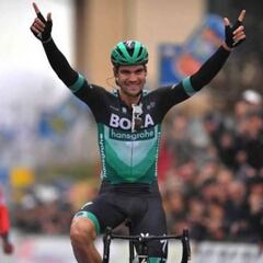 Resumen y resultado de la 5ª etapa de la Volta a Catalunya: Schachmann culmina una fuga