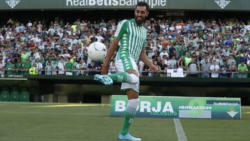 16/08/19
PRESENTACION DE BORJA IGLESIAS COMO NUEVO JUGADOR DEL BETIS