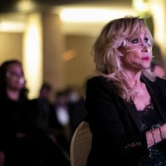 Las mascarillas transparentes que promocionan 'influencers' y que no protegen