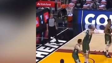 Pocas cosas enfadan más a un profesional que ver fingir a un colega: atención a lo que hizo Brook Lopez...