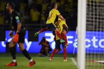 La Selección Colombia venció 3-1 a la Selección de Chile en el Metropolitano de Barranquilla por la fecha 10 de Eliminatorias Sudamericanas.