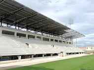 Las tareas de cubrición de la nueva Tribuna avanzan a buen ritmo.