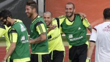 Tras el control sorpresa, Cesc, Ramos, Alba y Aleix se divirtieron en el entrenamiento.