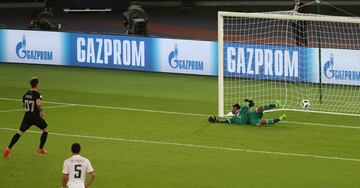 Soccer Football - FIFA Club World Cup Third Place Match - Al Jazira vs CF Pachuca - Zayed Sports City Stadium, Abu Dhabi, United Arab Emirates - December 16, 2017   Pachuca's Angelo Sagal scores their fourth goal from the penalty spot   REUTERS/Ahmed Jada