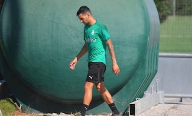 El Racing completa la banda izquierda con Joan Maynau