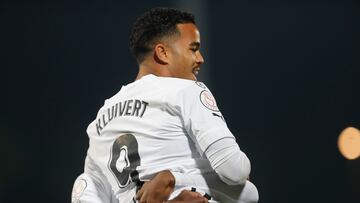 Kluivert pide la palabra