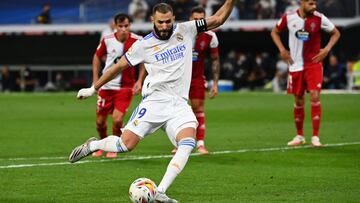 Real Madrid ejecuta el último penalti pitado a favor del Real Madrid en LaLiga Santander, contra el Celta de Vigo el 12 de septiembre de 2021.