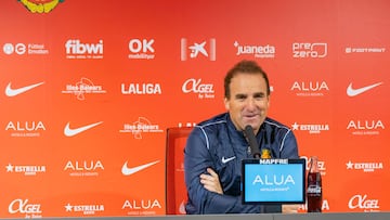 PALMA DE MALLORCA, 31/01/2025.- El entrenador del Mallorca, Jagoba Arrasate, ofrece una rueda de prensa este viernes en Palma de Mallorca en la víspera del partido de LaLiga contra el Atlético de Madrid. EFE/Cati Cladera