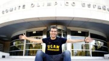 A POR TODAS. Eusebio Cáceres, en la recta final de los Mundiales y en la sede del Comité Olímpico.