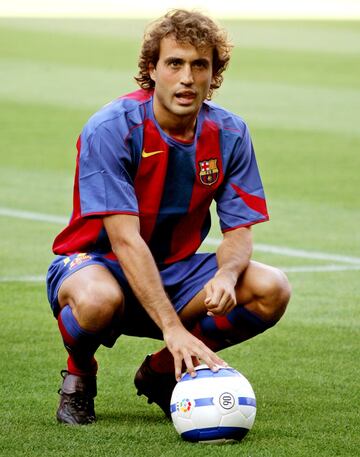 Estuvo una temporada en el Mallorca (1997-98) y tres en el Barcelona (entre 2005 y 2008).