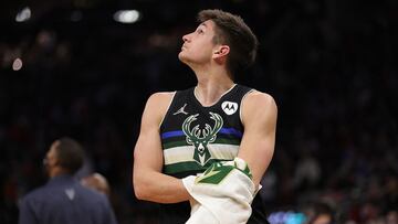 La NBA sanciona con un partido a Allen tras su golpazo a Caruso
