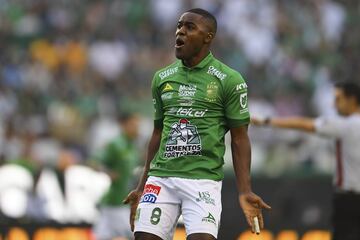 El delantero costarricense llegó al Club León para el Clausura 2019. Con La Fiera, Campbell consiguió el superliderato, un récord de victorias consecutivas y llegó a la final del torneo. 