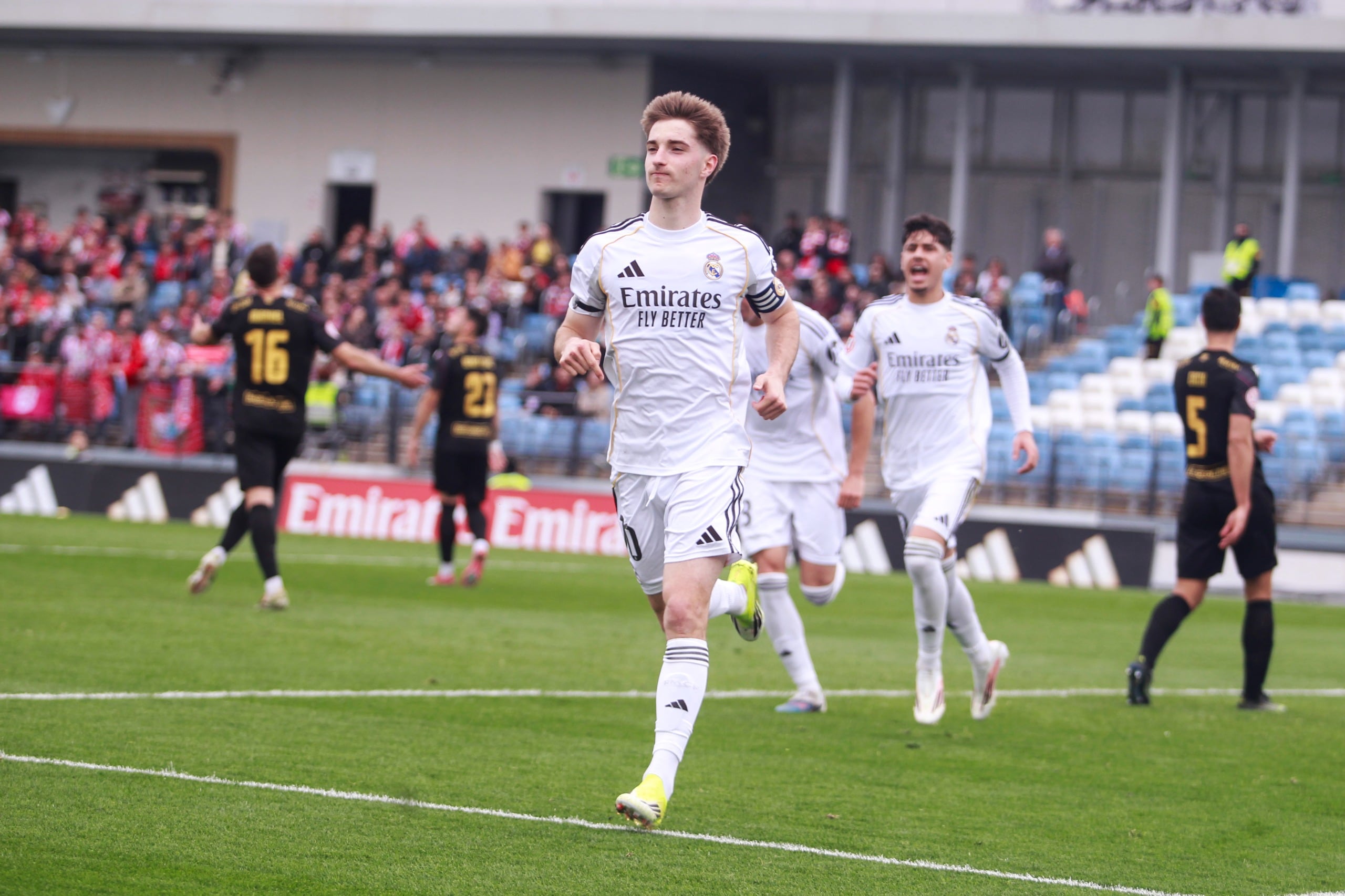 Real Madrid Castilla - Zamora, en directo: Primera RFEF, hoy en vivo