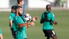 Fekir en un entrenamiento del Betis