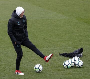 Marcelo reaparece muy activo en el entrenamiento del Madrid