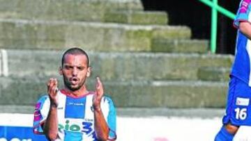 <b>EN LAS LLANAS. </b>Yuri volvió a dejar al equipo en inferioridad.