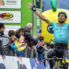 Scarponi hace de Aru y Landa pierde 36 segundos en los Alpes