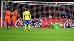 Holanda gana, pero se queda sin Mundial; Suecia irá a la repesca