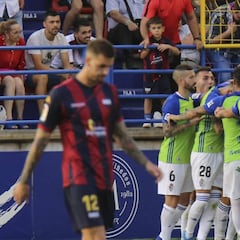 La Deportiva corta la racha triunfal del Extremadura