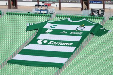 Sin revelar la identidad de los jugadores, explicó que cada uno de ellos se mantienen asintomáticos y bajo observación constante.
