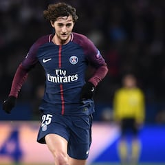 Las alternativas que tiene el Madrid ante una posible salida de Kroos