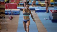 Ana P&eacute;rez, durante un entrenamiento del equipo espa&ntilde;ol de gimnasia en el Centro de Alto Rendimiento (CAR) de Madrid.