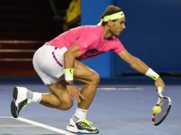 Rafa Nadal venció a Dudi Sela (1-6, 0-6, 5-7) en el Abierto de Australia.