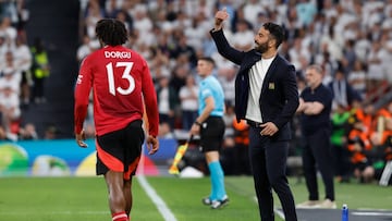 BILBAO, 21/05/2025.- El entrenador del Manchester United, el portugués Ruben Amorim durante la final de Liga Europa que disputan este miércoles el Manchester United y el Tottenham Hotspurs en el estadio de San Mamés de Bilbao. EFE/Miguel Toña