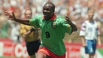 El ex delantero camerunés aún ostenta la marca del goleador más longevo durante un Mundial. Lo consiguió a los 42 años en el partido contra Rusia del Mundial de Estados Unidos 94. Continuó su carrera durante un par de años más para retirarse a los 44.