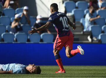 Poco le duró la alegría al conjunto olívico, Correa recibió un genial pase cruzado de Saúl Ñíguez y disparó al palo largo de Dituro que sólo pudo observar el balón que iba al fondo de la red.