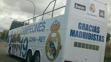 El autobús de ‘campeón’ del Madrid vuelve a la cochera