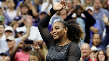 Flushing Meadows (United States), 03/09/2022.- Serena Williams of the United States waves to the crowd after being defeated by Ajla Tomljanovic of Australia, during the third round at the US Open Tennis Championships at the USTA National Tennis Center in Flushing Meadows, New York, USA, 02 September 2022. The US Open runs from 29 August through 11 September. (Tenis, Abierto, Estados Unidos, Nueva York) EFE/EPA/JASON SZENES