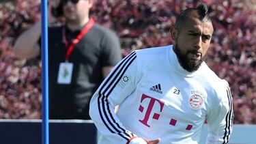 Bayern's Vidal ignoring Chelsea rumours