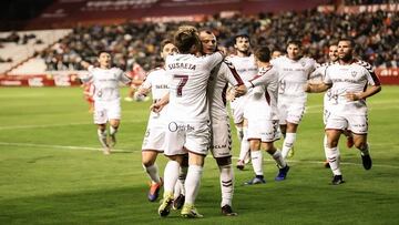 Jugadores del Albacete celebran un gol.