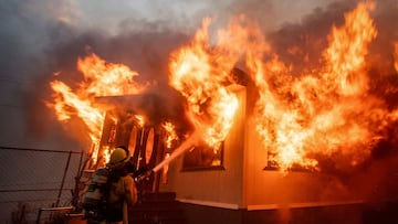 En vivo: Sigue las actualizaciones y últimas noticias de los incendios que azotan el sur de California hoy, 10 de enero: evacuaciones en LA y más.