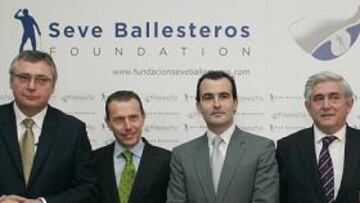 <b>FAMILIA. </b>Robinson, Butragueño, Iván Ballesteros, Escauriaza y Belda.