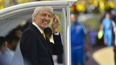 Pékerman vuelve a sonreír: "Este triunfo nos hace soñar a todos"