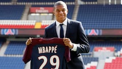 El delantero francés del PSG, Kylian Mbappé, durante su presentación.