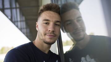 Loren: "Mi padre me cuenta cómo hacer daño a las defensas"