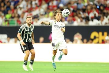 Luka Modric en un momento del partido amistoso ante el Manchester United.