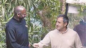 <b>45 EUROS. </b>Al histórico golfista, la mañana le salió algo cara. Exactamente le costó 45 euros. Eso fue lo que le tuvo que pagar a Jordan tras perder la apuesta que hicieron en los últimos nueve hoyos de su recorrido. El buen ambiente presidió la mañana y Jordan y Seve dejaron muestras de su buena relación. Como recuerdo de este día, ambos firmaron como recuerdo para el Parador una de las camisetas que Ballesteros llevó en la Ryder Cup del 97 y que tenían enmarcada en uno de los salones.