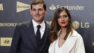 La periodista y el futbolista anunciaban oficialmente su separación el pasado mes de abril después de varios meses -e incluso años- de rumores de crisis en uno de los matrimonios más queridos de nuestro país. Con una delicada publicación en las redes sociales, Iker y Sara daban a conocer que su historia de amor había llegado a su fin después de una década juntos y con dos hijos en común. A día de hoy, los dos mantienen una excelente relación y no es raro verlos hacer planes en familia. 