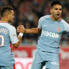 Falcao repite, vuelve a estar en el '11' ideal de L'Equipe