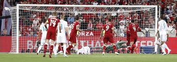 Mane scores and it's 1-1.